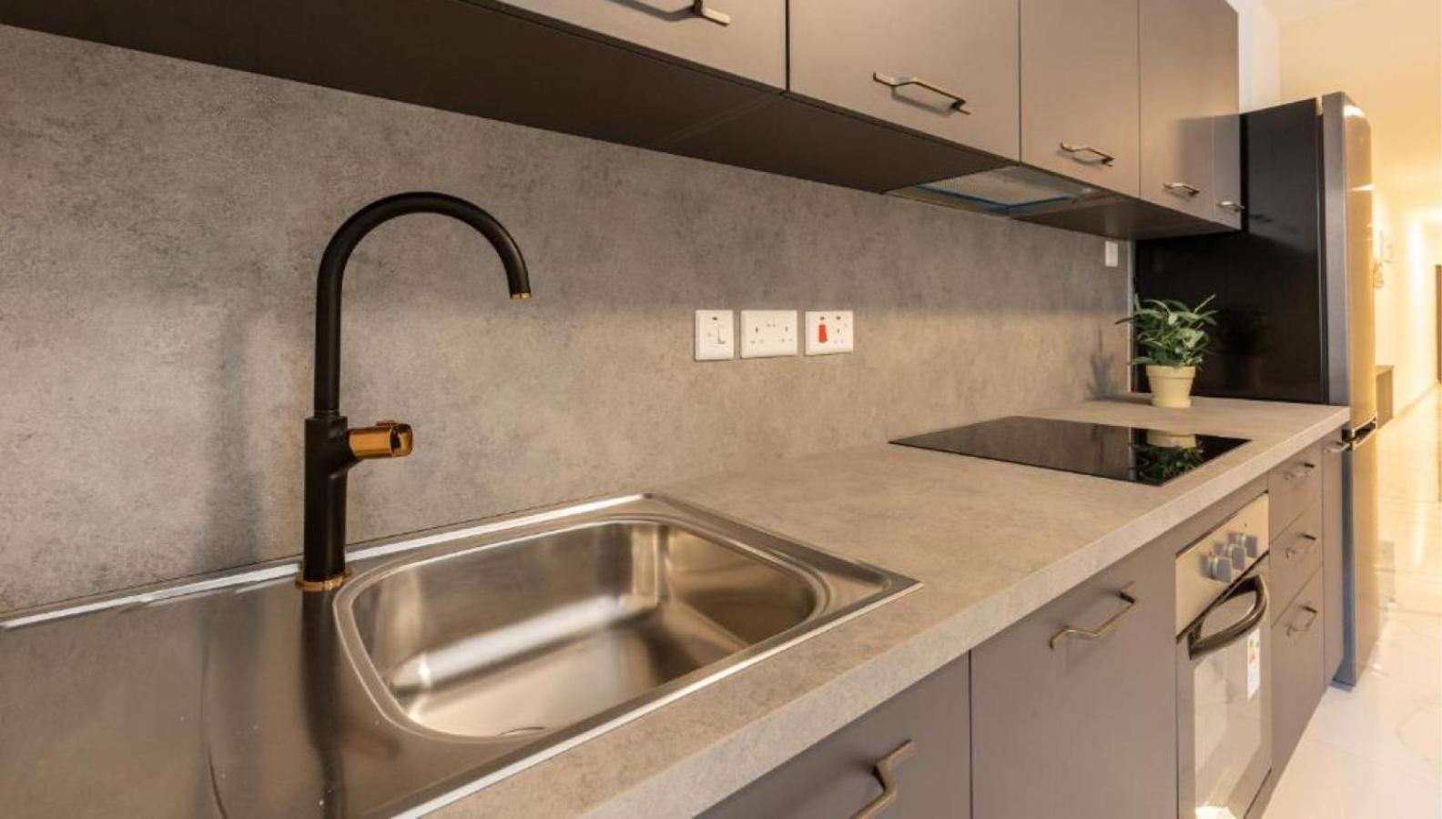 New And Modern Home In Bugibba, Great Location St. Paul's Bay Esterno foto
