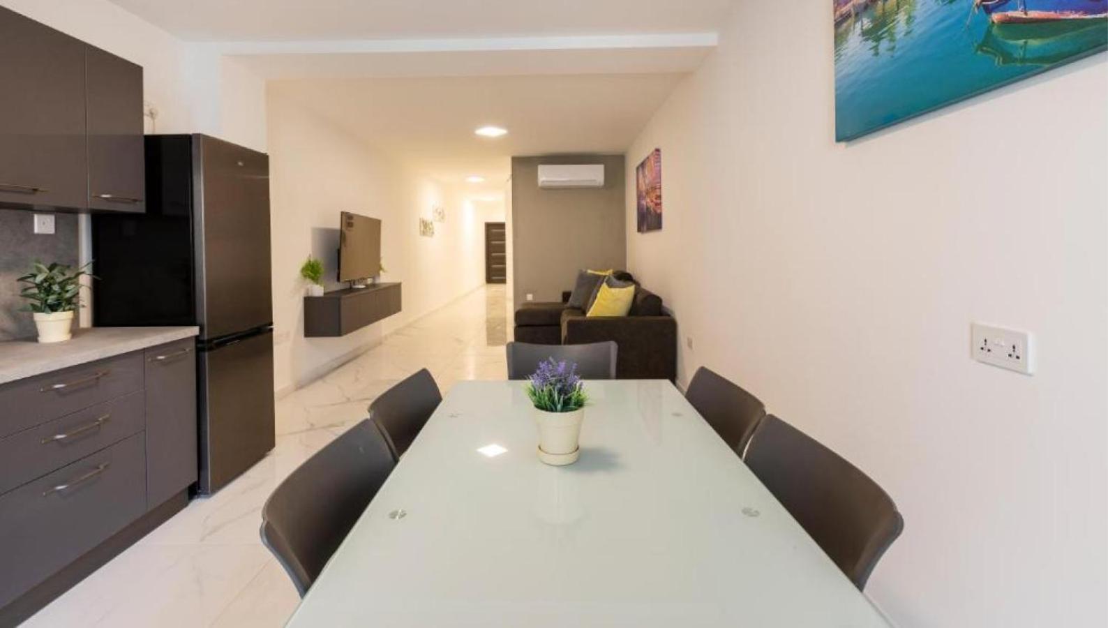 New And Modern Home In Bugibba, Great Location St. Paul's Bay Esterno foto