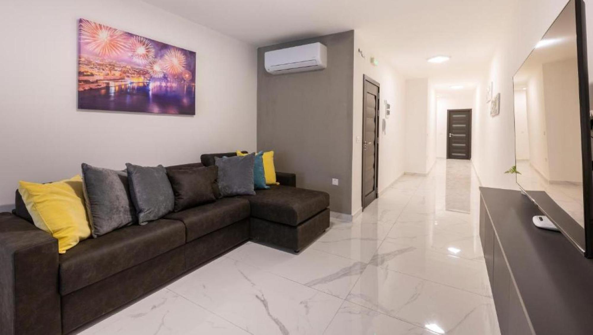 New And Modern Home In Bugibba, Great Location St. Paul's Bay Esterno foto