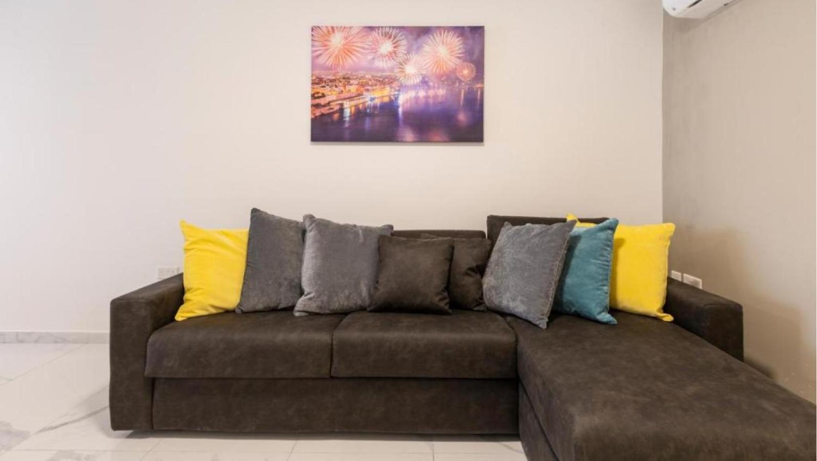 New And Modern Home In Bugibba, Great Location St. Paul's Bay Esterno foto