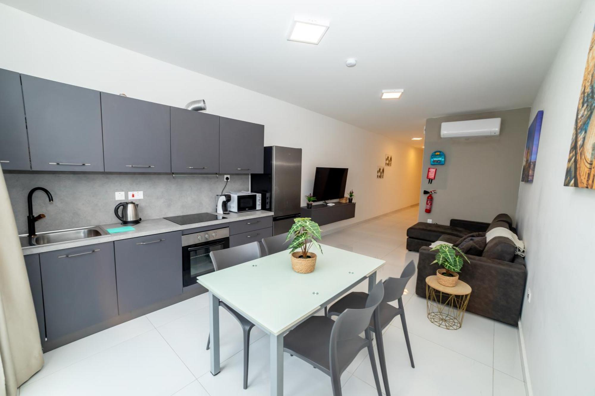 New And Modern Home In Bugibba, Great Location St. Paul's Bay Esterno foto