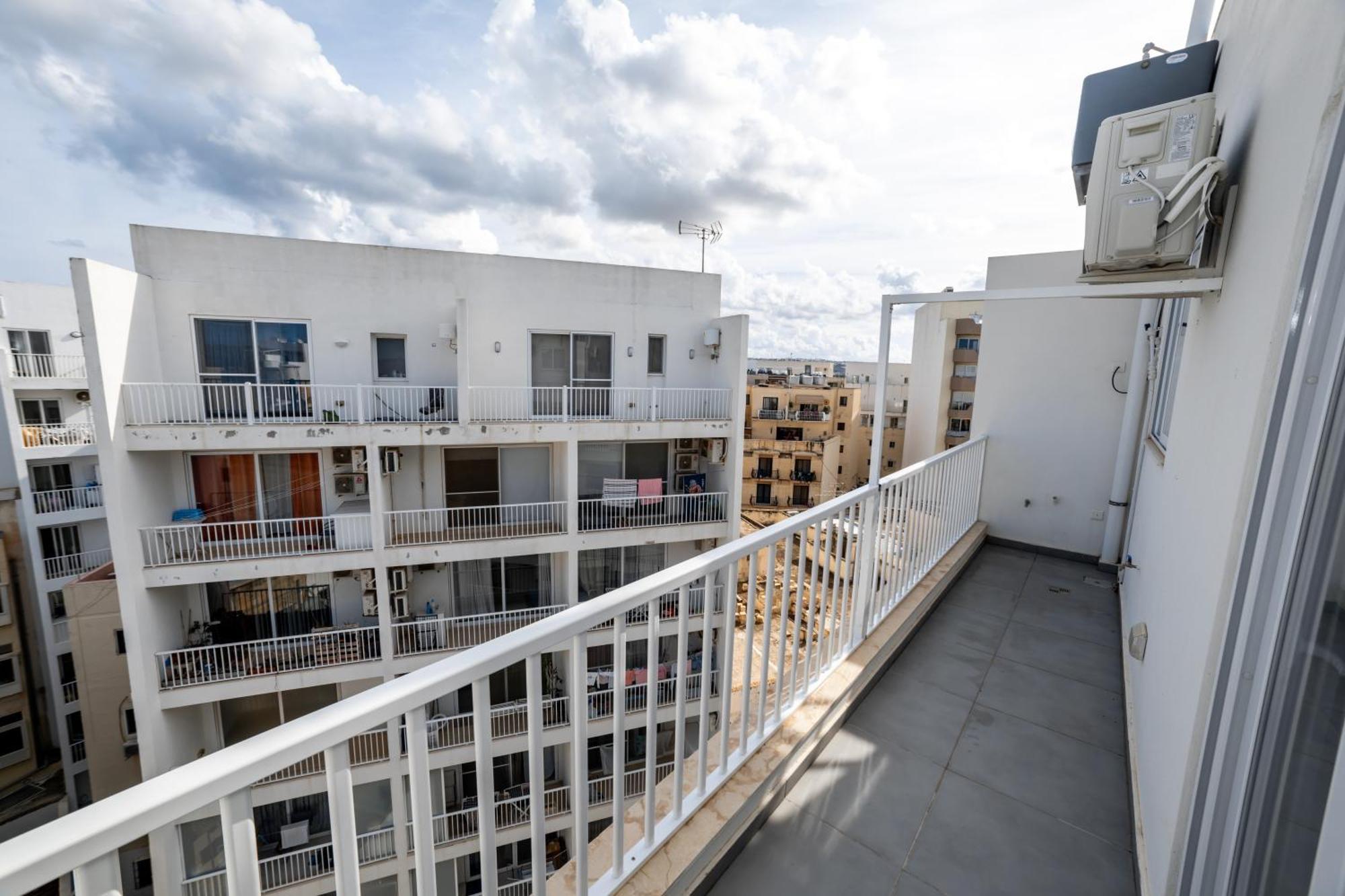 New And Modern Home In Bugibba, Great Location St. Paul's Bay Esterno foto